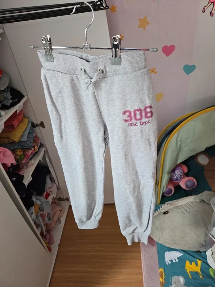 Jogging taille 8 ans - photo numéro 2