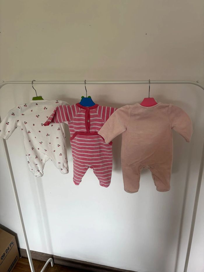 Lot de 3 pyjamas 1 mois - photo numéro 2