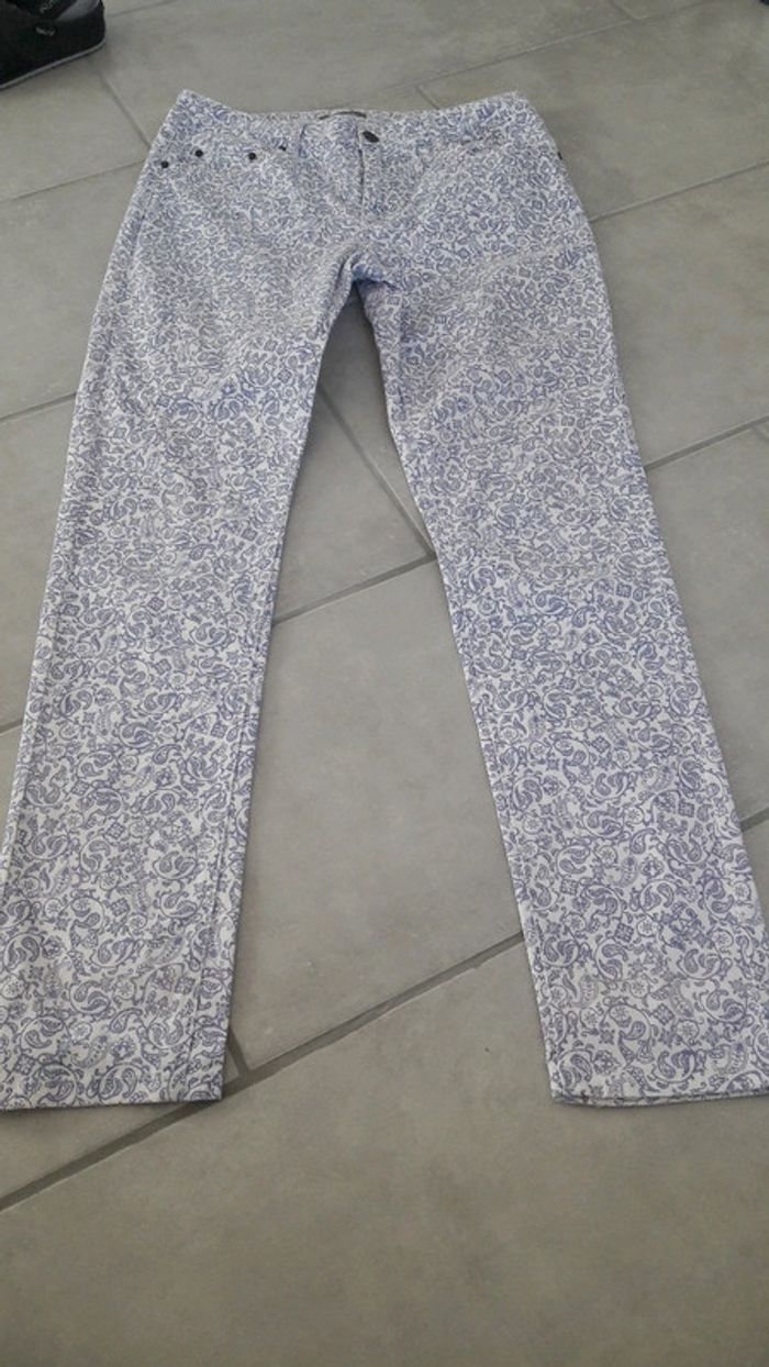 Jeans femme blanc motif arabesque bleu 3suisses 40 tres bon etat - photo numéro 7