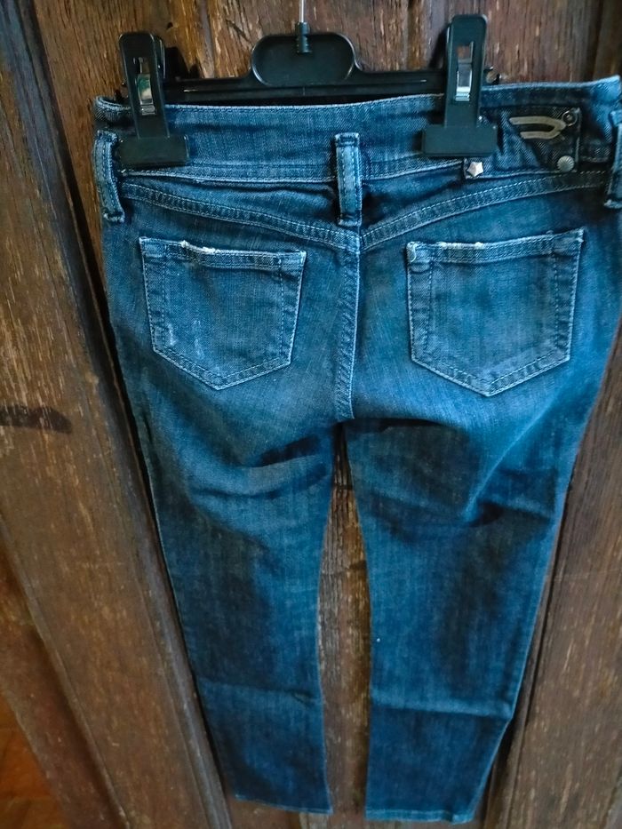 Très beau jean Diesel 8 ans - photo numéro 3