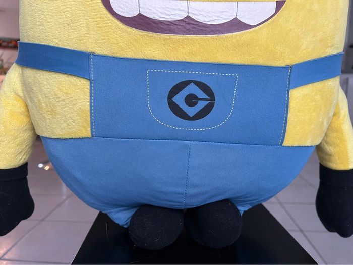 Grosse peluche minion - photo numéro 4