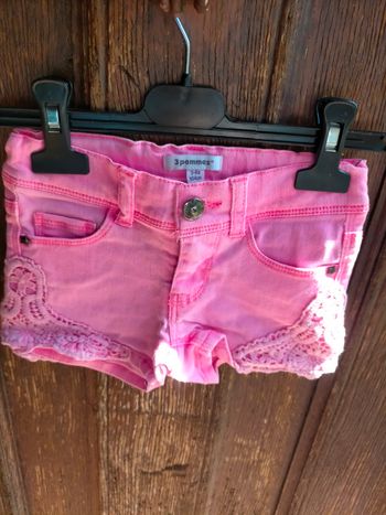 Ravissant short 3 pommes 4 ans 