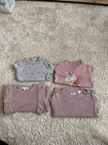 Lot de 4 pulls en très bon état