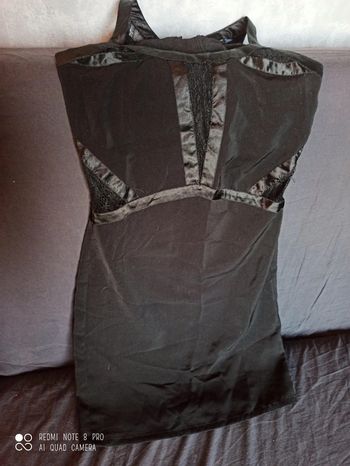 Robe noire ajourée