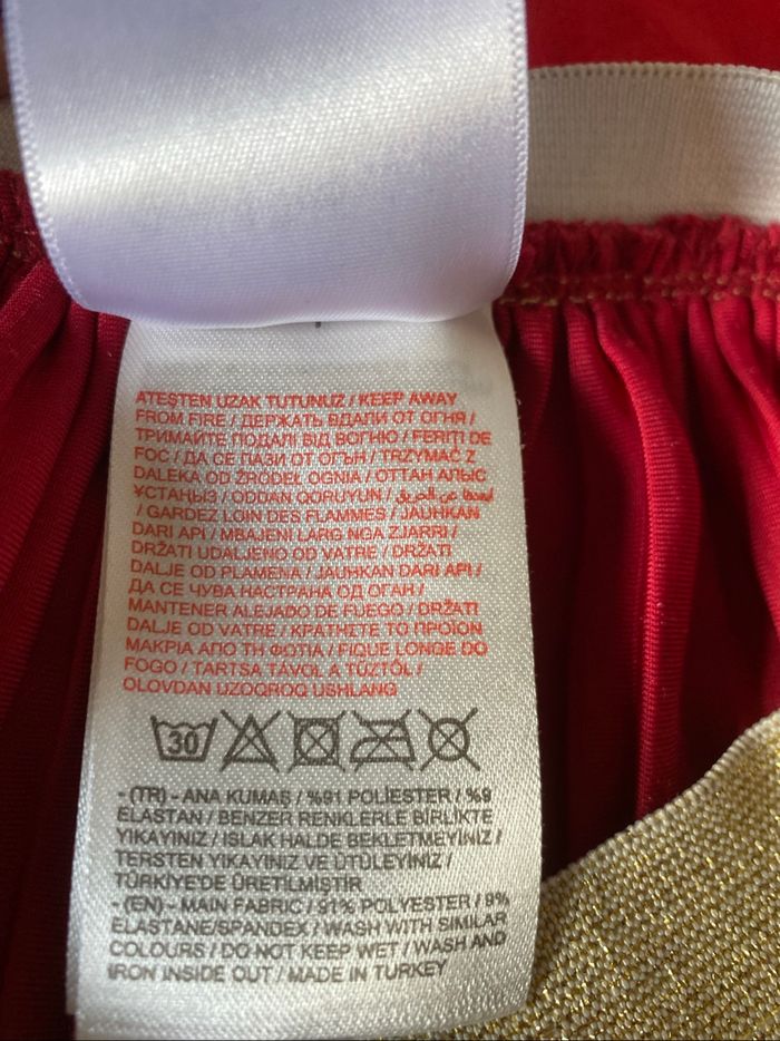 Très jolie petite jupe plissée en velours rouge et or 9-12 mois LC Waikiki - photo numéro 7