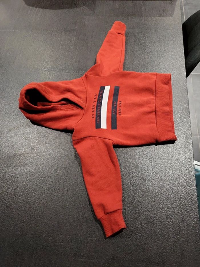 Pull à capuche tao 3 ans