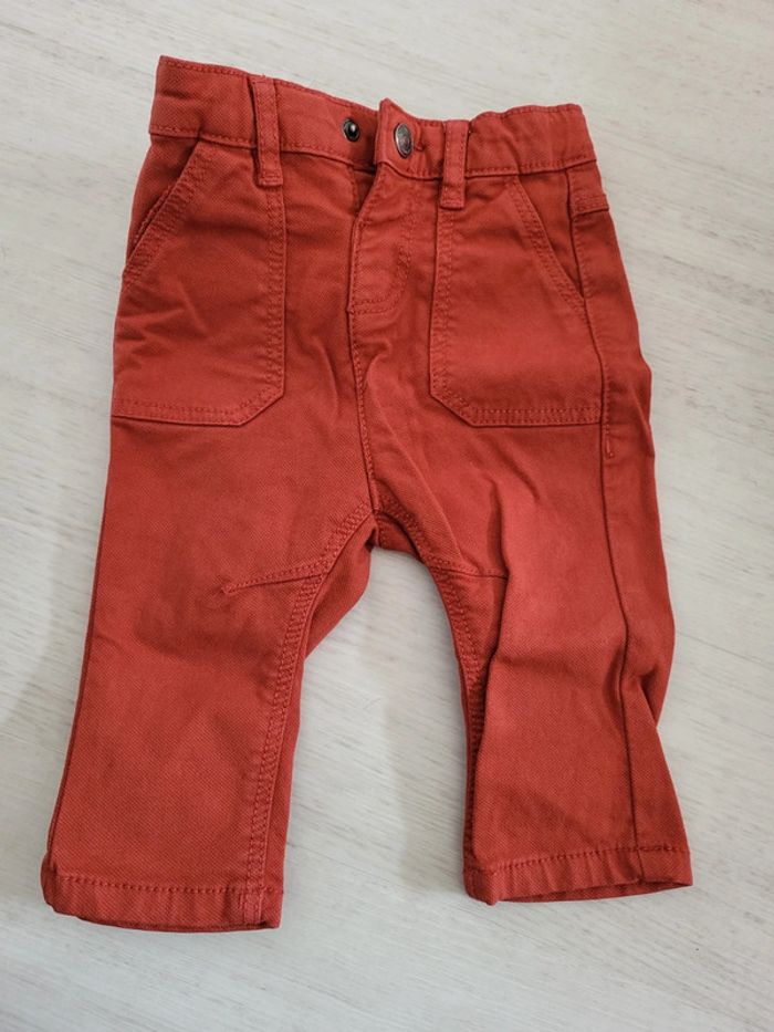 Pantalon rouge - 9 mois