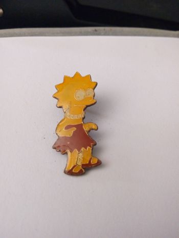 Faby27800 Pin's Lisa Simpson