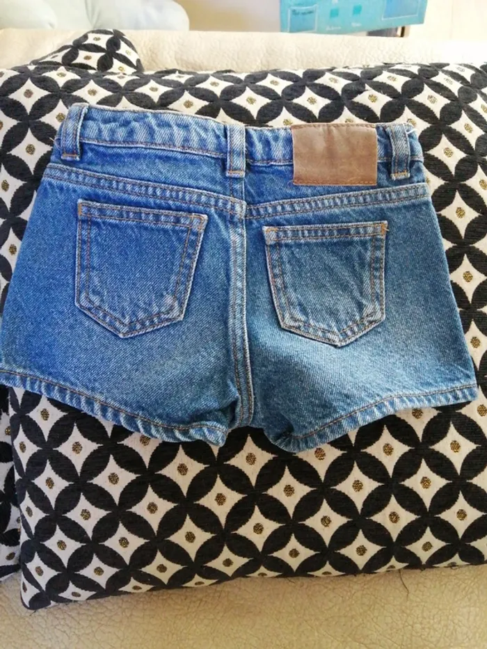 Short en jean 4 ans - photo numéro 3