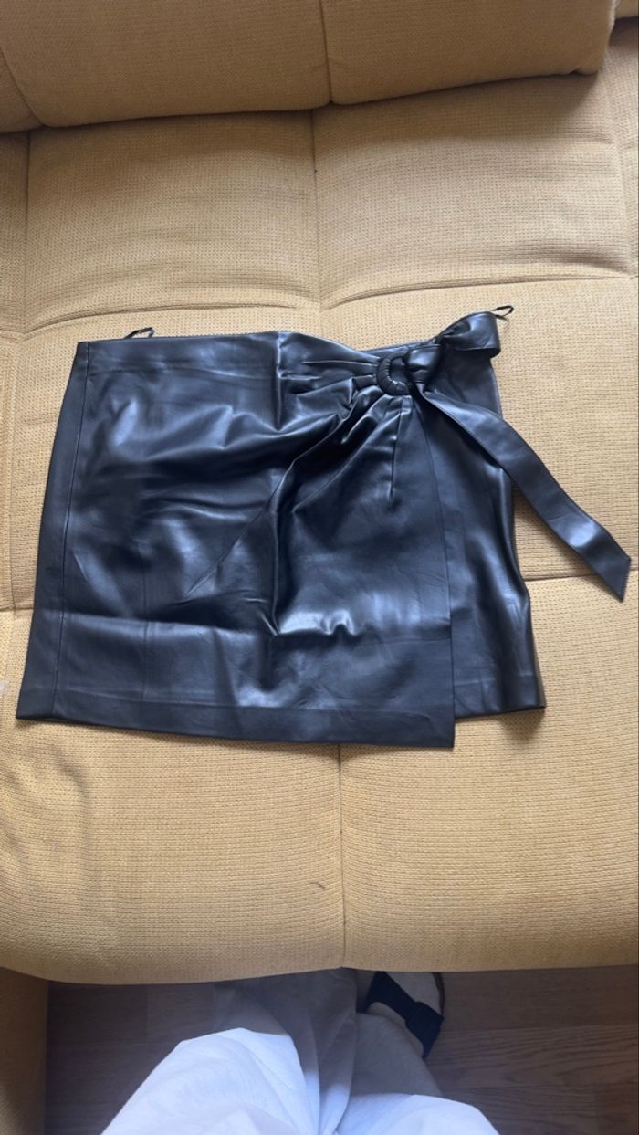 Mini jupe similicuir Mango