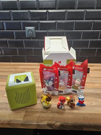 Toniebox verte + 7 figurines m