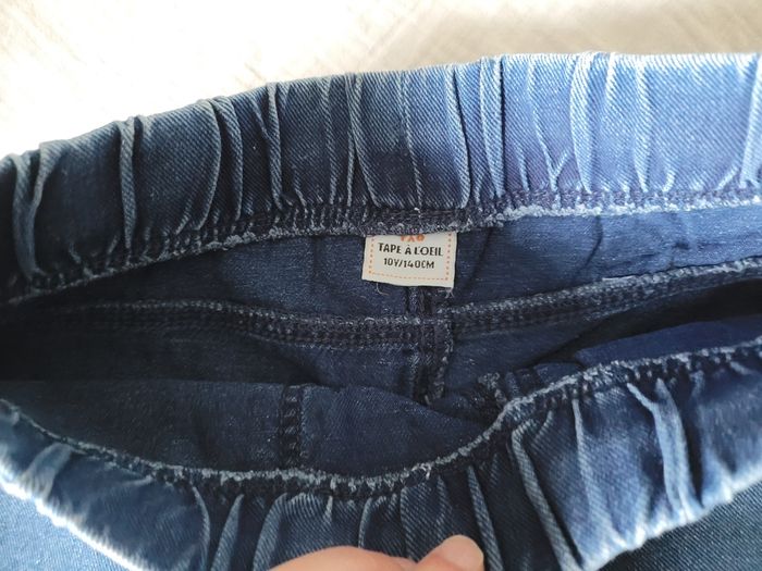 short en jeans tao 10ans (4e)
- photo numéro 3