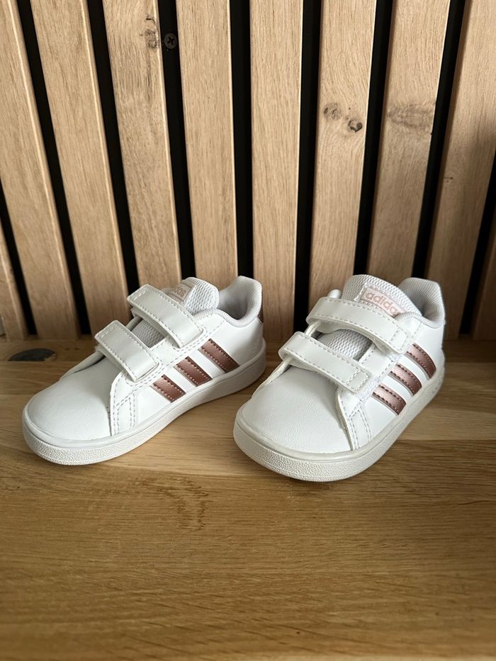 Baskets Adidas fille 🎄 - photo numéro 2