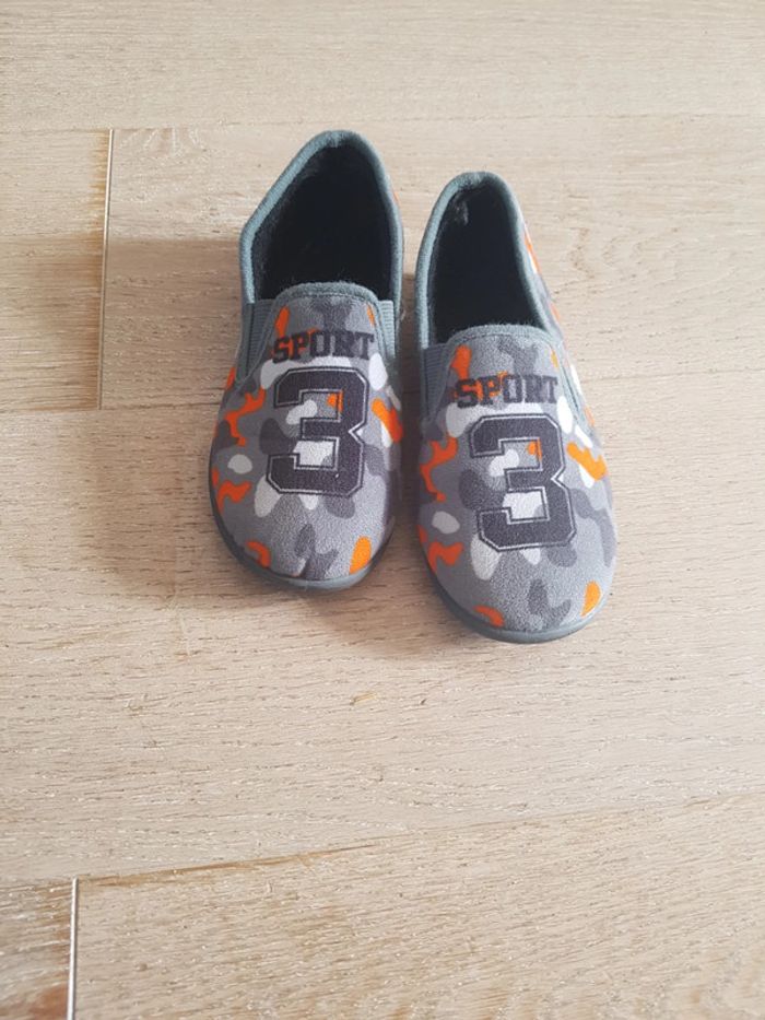 Chaussons taille 28