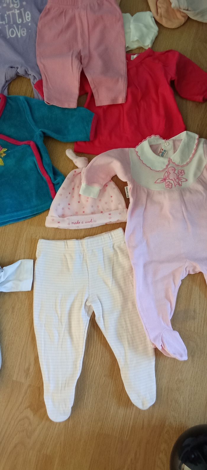 Lot articles fille 1 mois - photo numéro 4