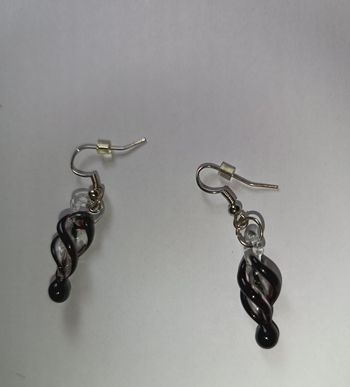Pendentif et boucles d'oreilles en verre