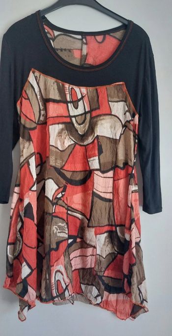 Tunique rouge et noire