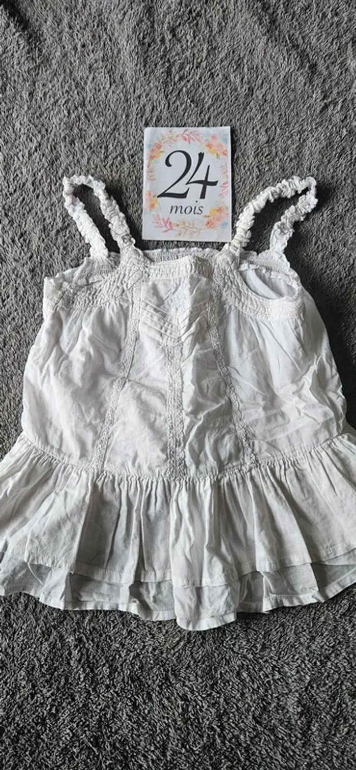 Robe blanche 24 mois
