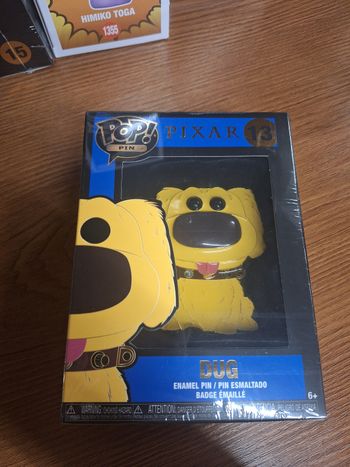 Funko pop pins badge Pixar là haut Dug 13