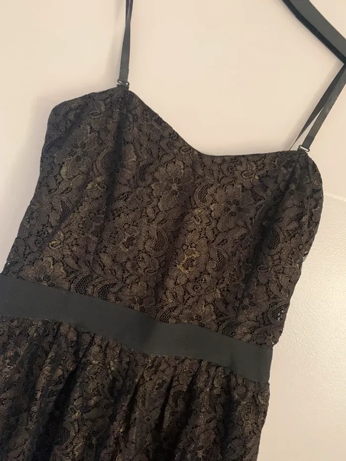 Robe noire et dorée dentelle fête taille M Gémo - photo numéro 3