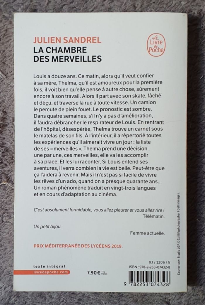 Roman de type Feel Good Book, format poche "La Chambre des Merveilles" / Julien Sandrel aux Éd. LGF - photo numéro 2