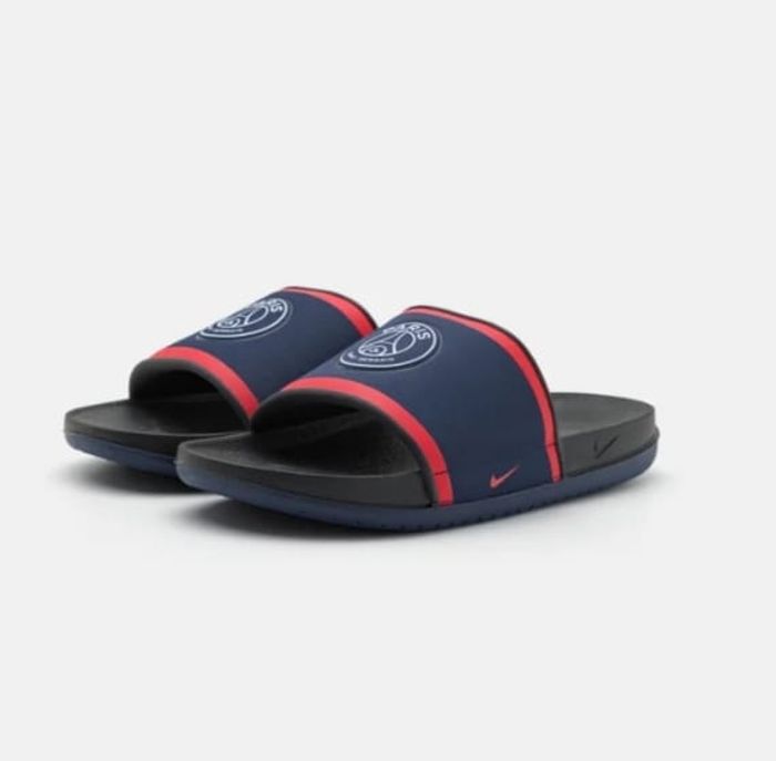 Sandales de bain PSG Nike taille 38 - photo numéro 3