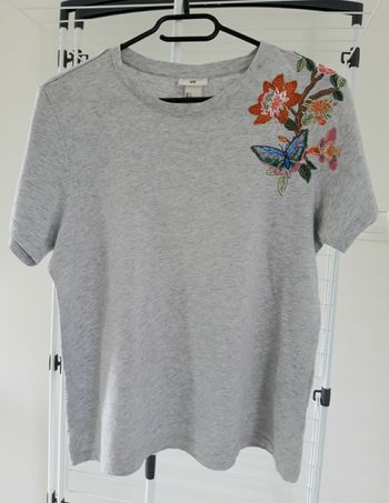 T shirt brodé H&M taille 36 TBE