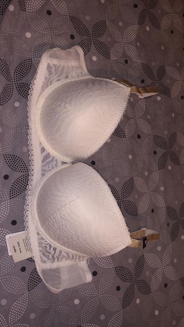 Soutien gorge neuf bretelles dorées