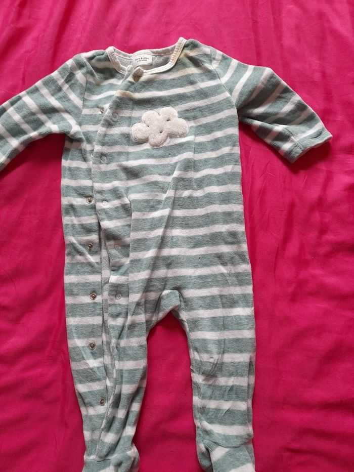 Lot vêtements 6 mois - photo numéro 3