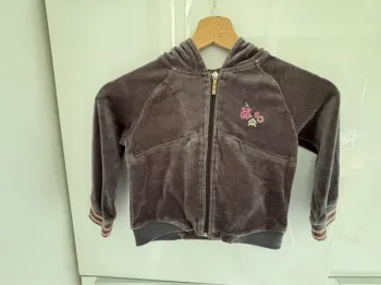 Sweat zippé à capuche 3-4 ans