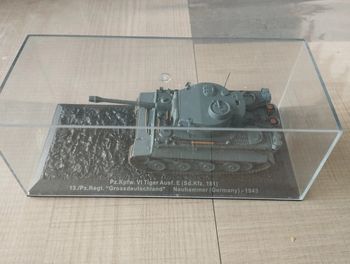 Char miniature allemand Pz.Kpfw VI tiger ausf