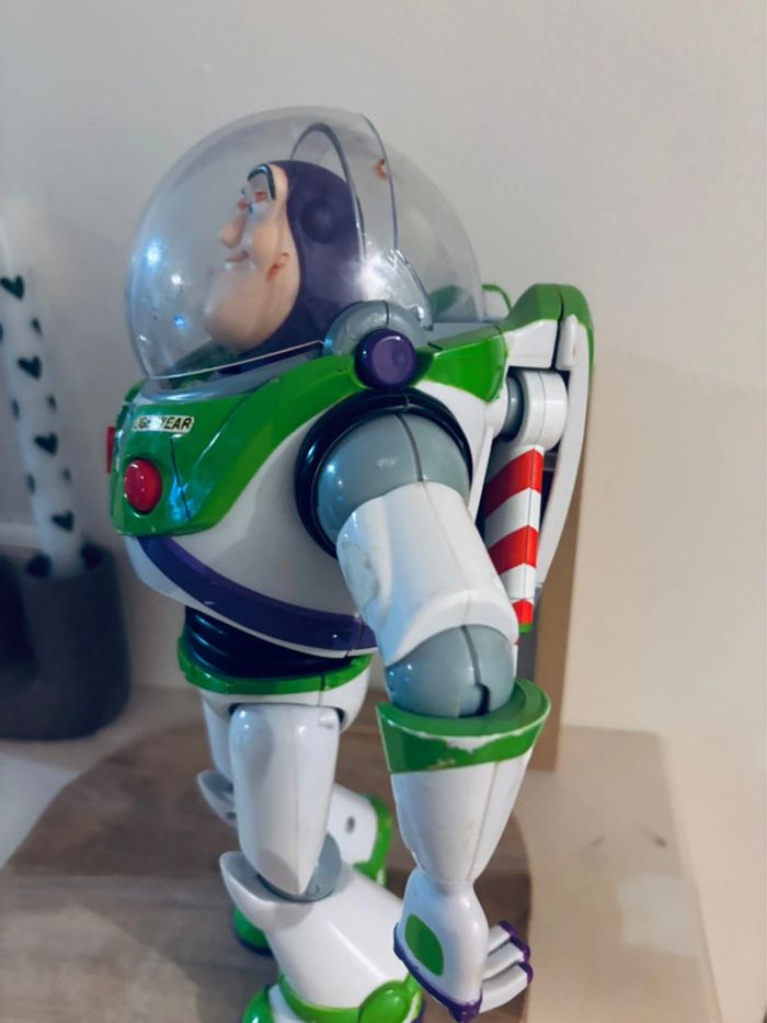 Grand jouet figurine  buzz l éclair toys story - photo numéro 4