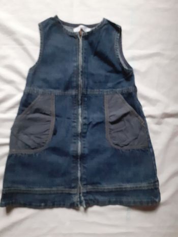 Robe en jean avec empiècement poches avec fermeture devant