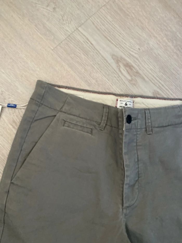 Short bermuda Chino, Jack & Jones taille S 38 40 Neuf - photo numéro 2