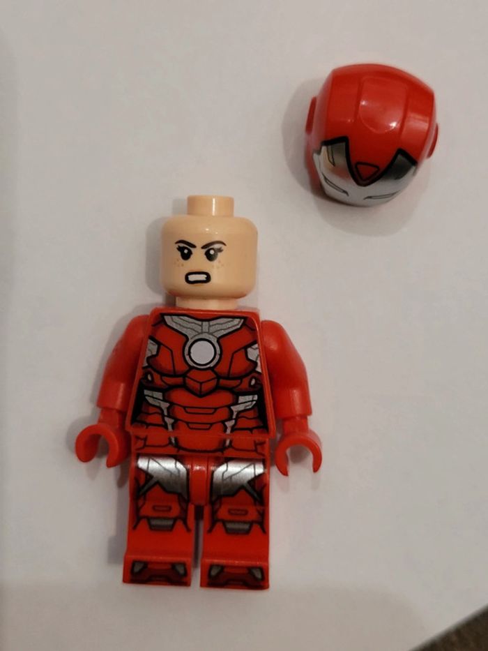 Figurine LEGO - Sh0665 Super Heroes Avengers Iron Man Rescue Pepper Potts - photo numéro 2