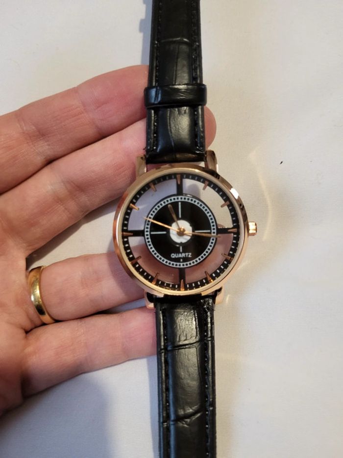 Montre neuve - photo numéro 2