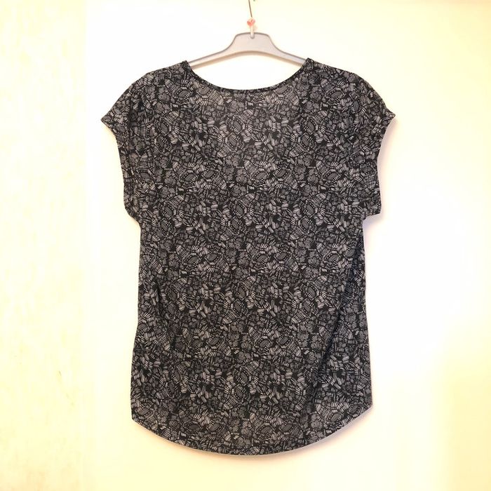 T-shirt décolleté plongeant - photo numéro 2