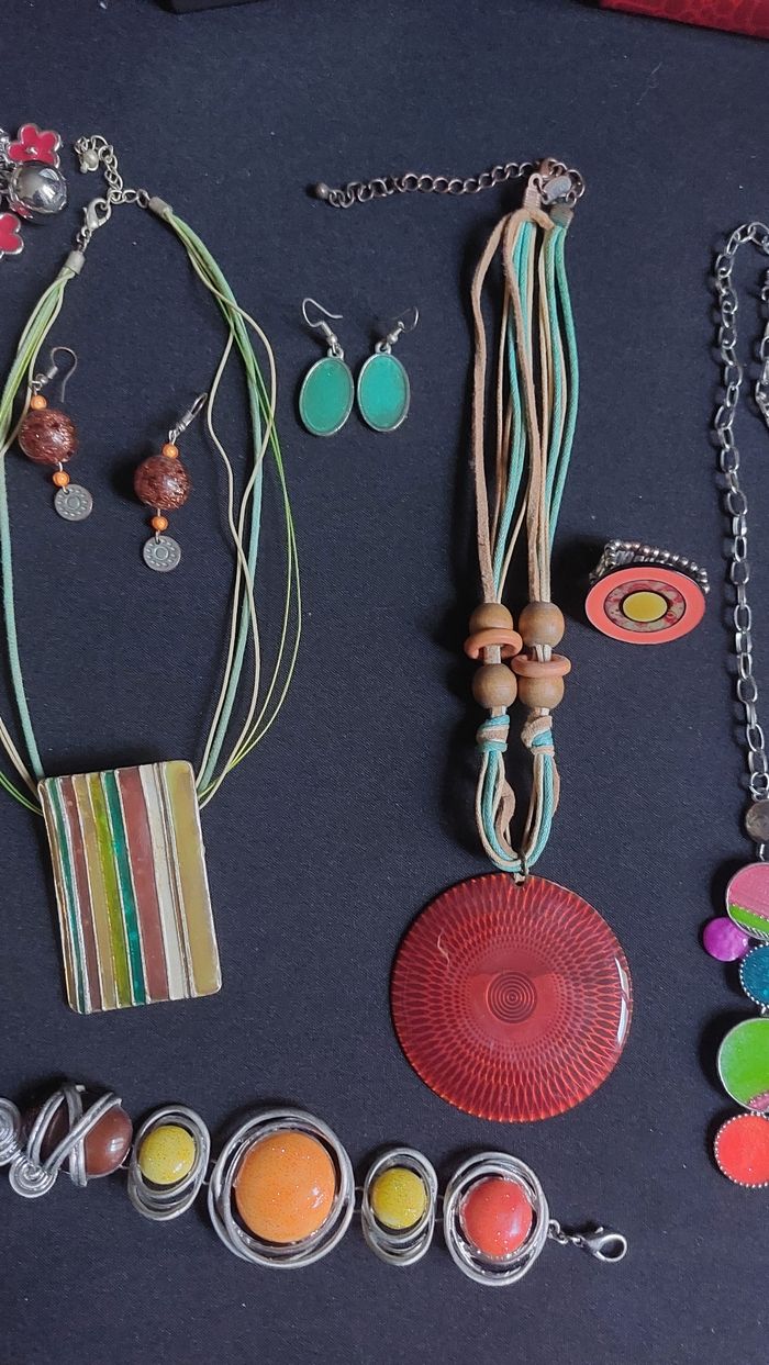 Lot de bijoux marron et multicolore - photo numéro 3