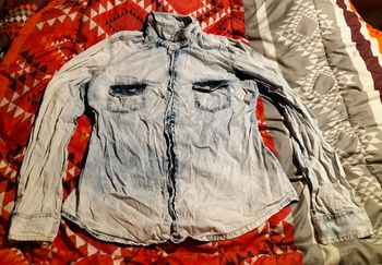 Chemise manche longue.