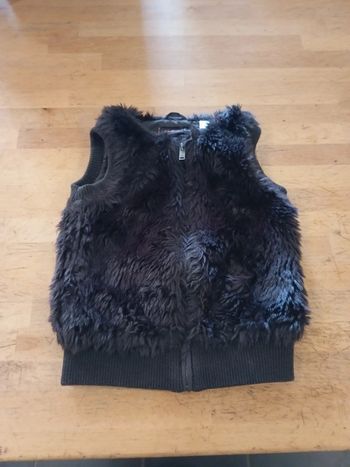 Gilet sans manches moumoute zippé