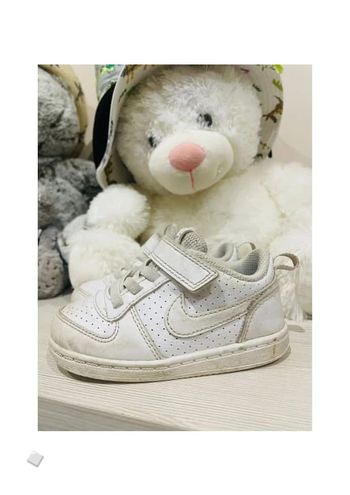 Basket mixte à scratch blanches taille 22