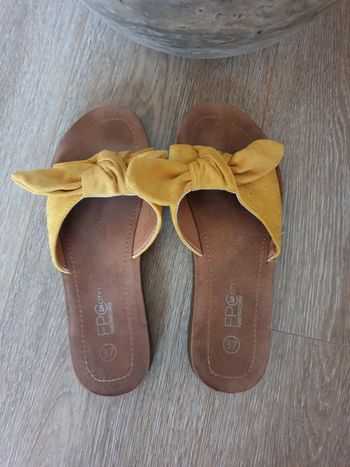 Sandales avec détail noeud