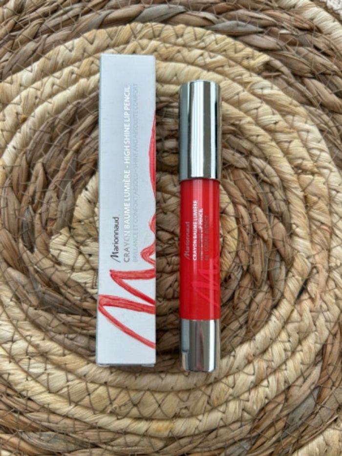 Gloss à lèvres en crayon jumbo Marionnaud num 04 corail audace