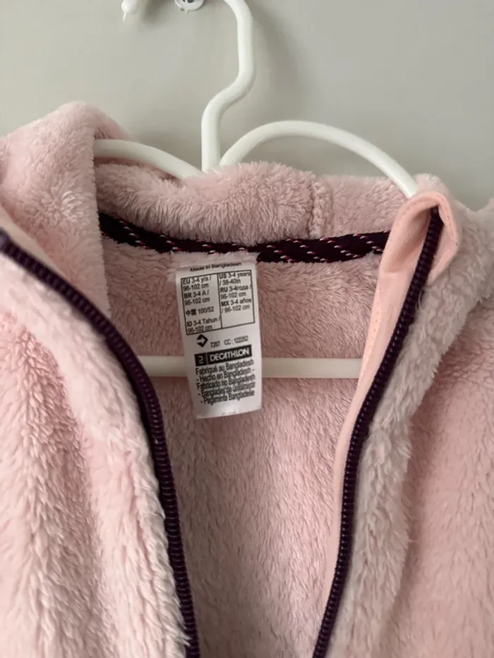 🧥Veste quechua à capuche tout doux rose - 96-102 cmfille 3-4 ans- très bon état - photo numéro 5