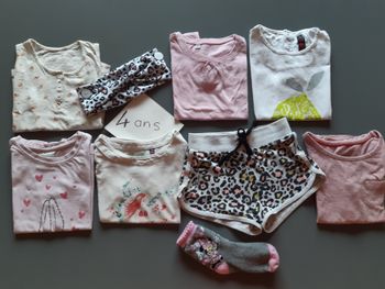 lot fille été 4ans : tee-shirts et shorts