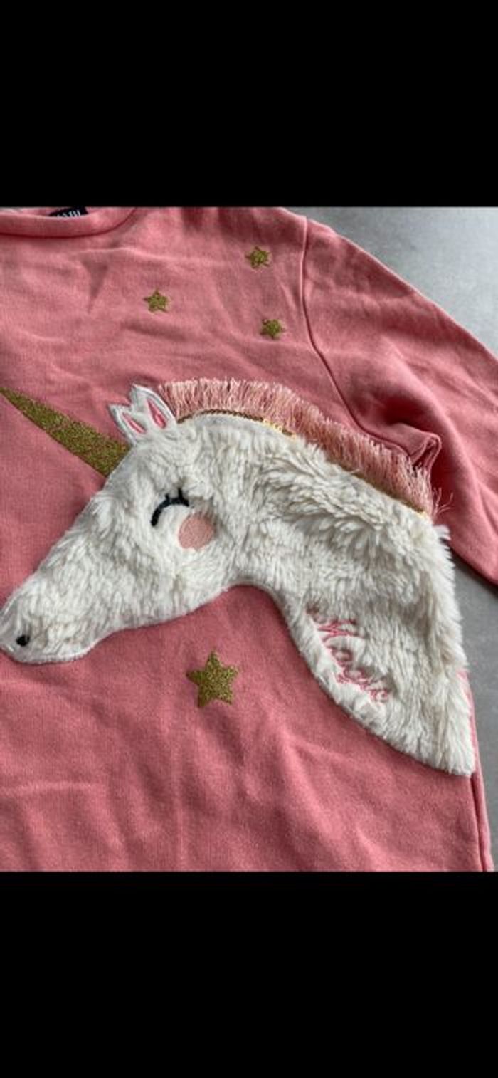 Pull Licorne Kiabi 10 ans - photo numéro 4