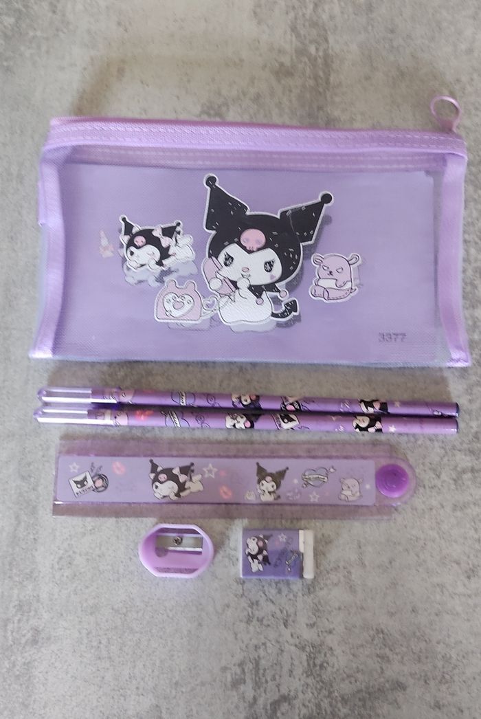 Ensemble de papeterie Sanrio "Kuromi"