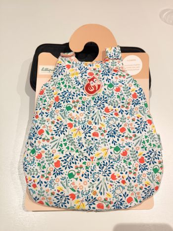 Gigoteuse bébé poupée poupon Lilliputiens