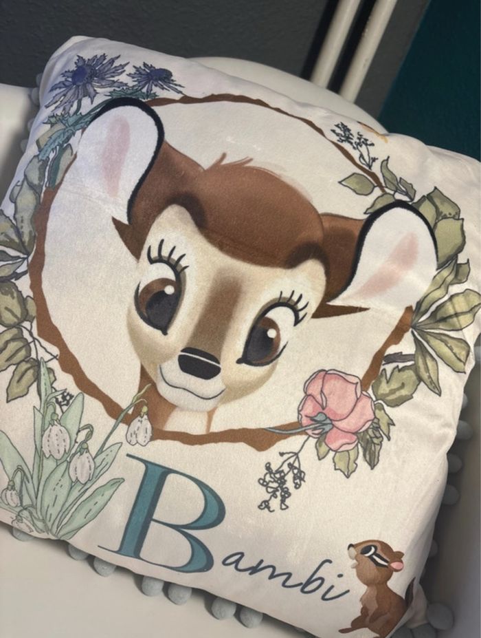 Neuf coussin bambi déhoussable /45 cm x 45 cm / Disney - photo numéro 2