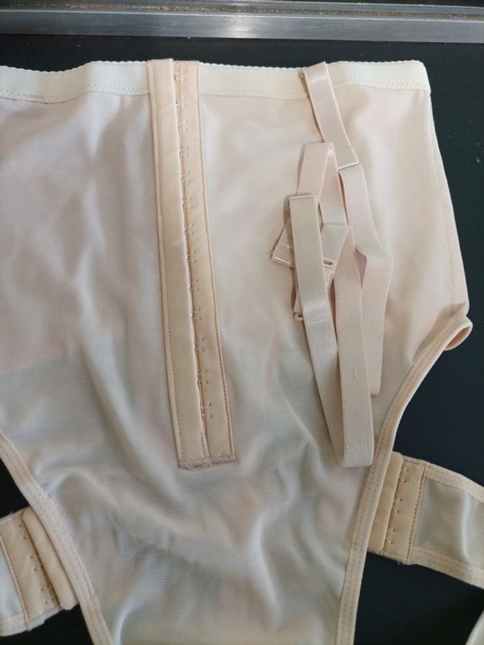 Corset push up neuf - photo numéro 2
